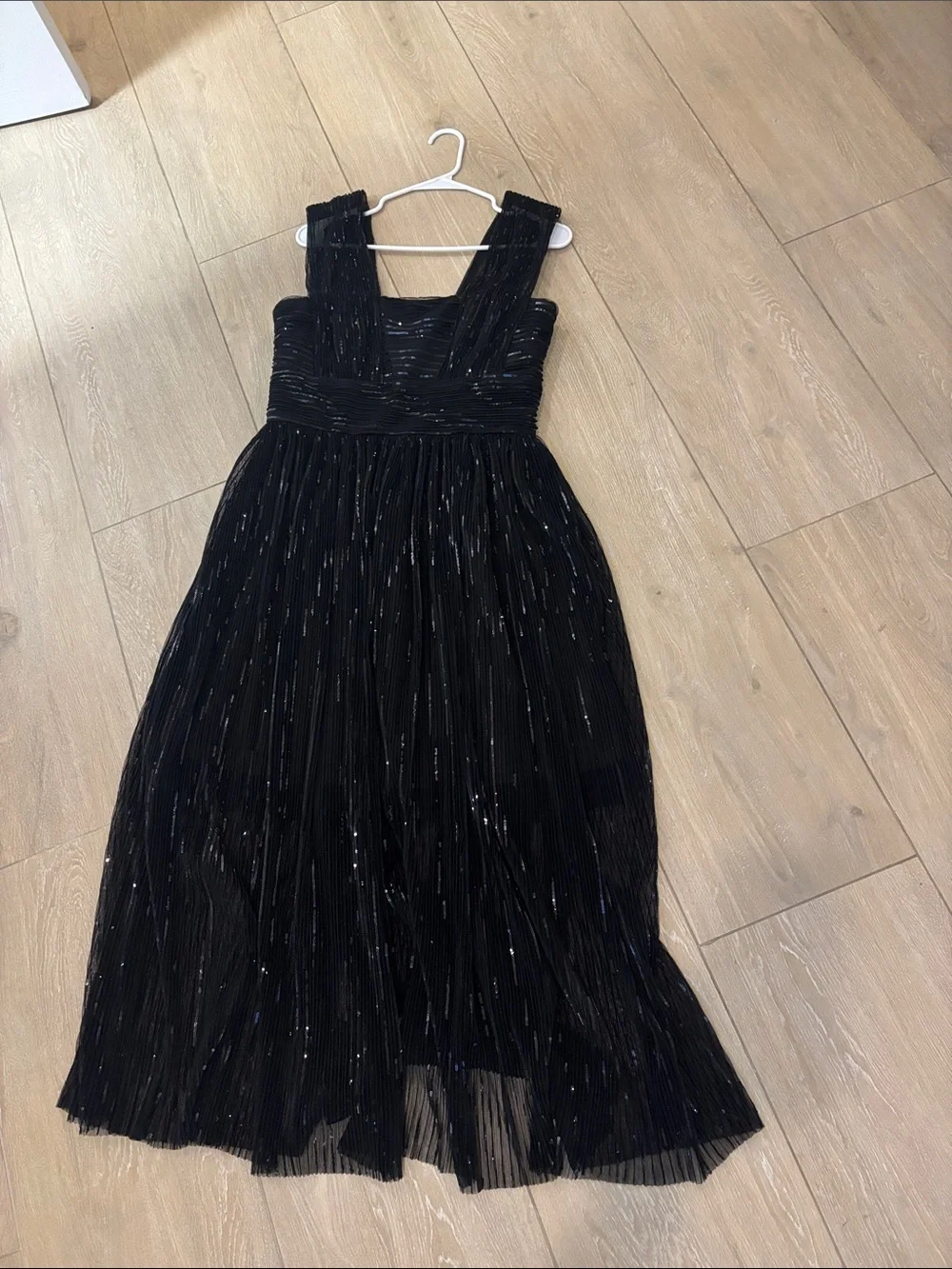 Halston Heritage Black Sequin Pleated Wedding Guest Dress - Picture 5 of 12